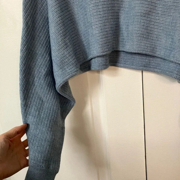 Aritzia Wilfred Free Lolan 100% Merino Wool Blue batwing  Sleeve Cropped Sweater - Picture 3 of 11